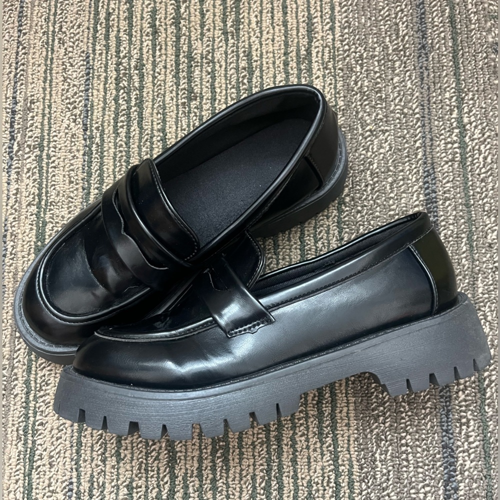 Chunky Black Faux Leather Loafers- 8 - Picture 2 of 8